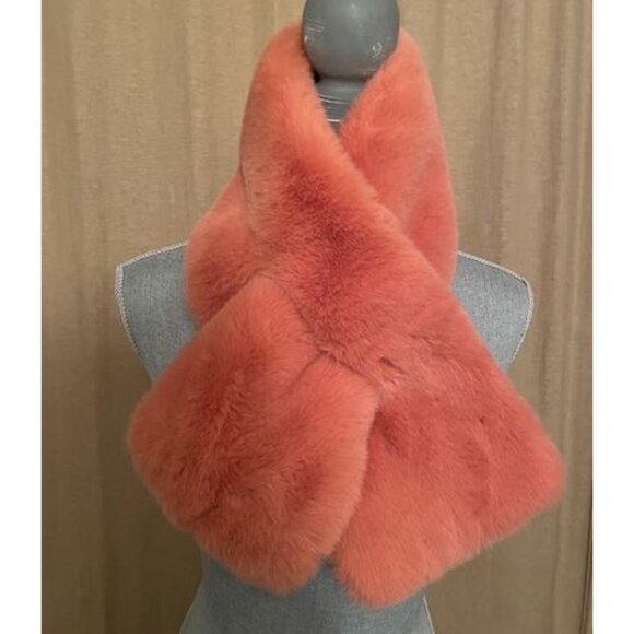 Love & Lore Accessories - NWOT LOVE & LORE Blush Faux Fur Pull Scarf